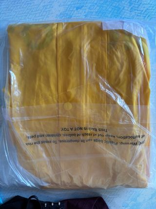 Traje de agua Glovo amarillo talla L