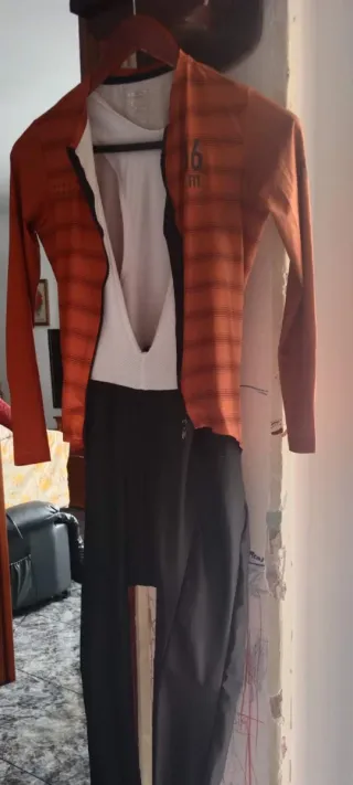 OCASIÓN   2 Conjuntos y un panralon de Ciclismo