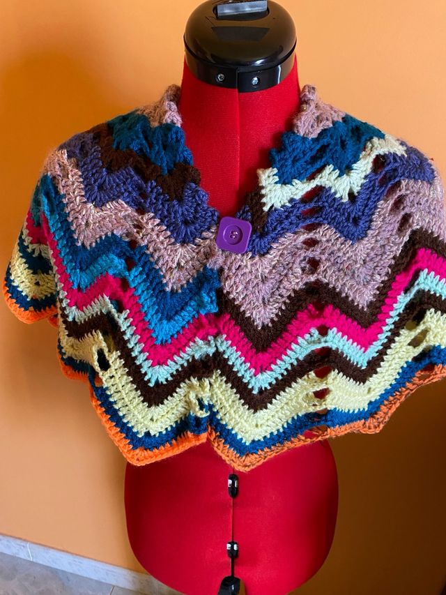 Mantella fatta a mano uncinetto zig-zag