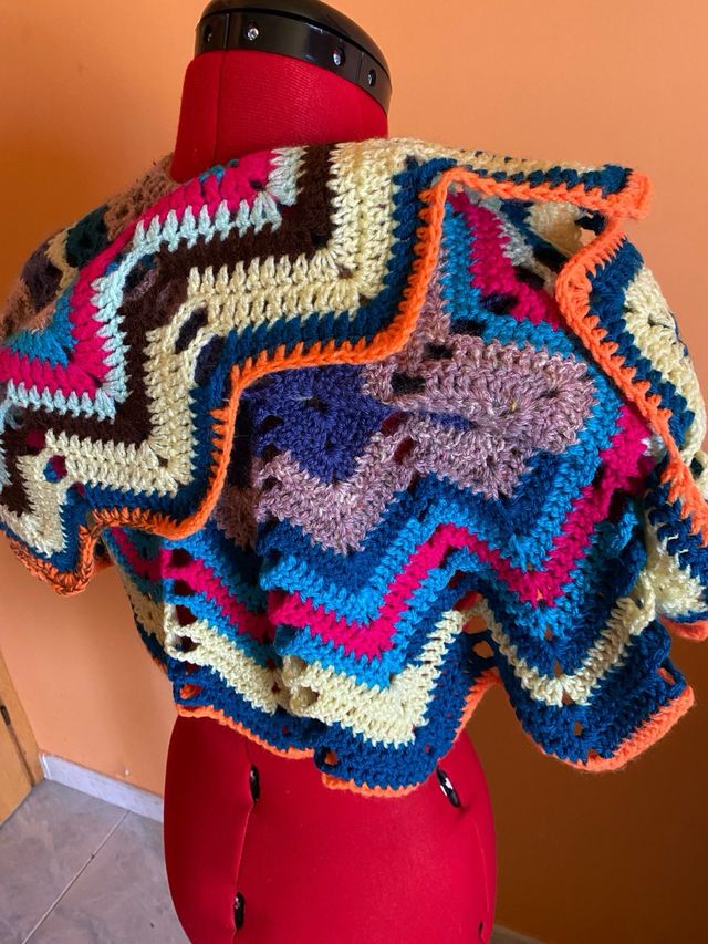 Mantella fatta a mano uncinetto zig-zag