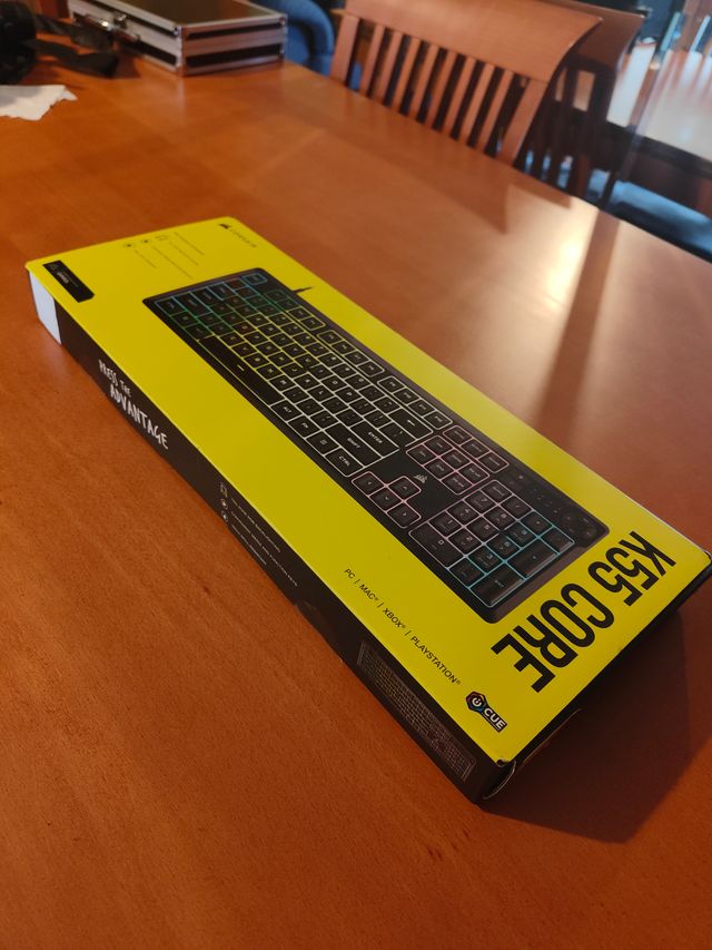 Teclado Corsair K55 CORE RGB Gaming