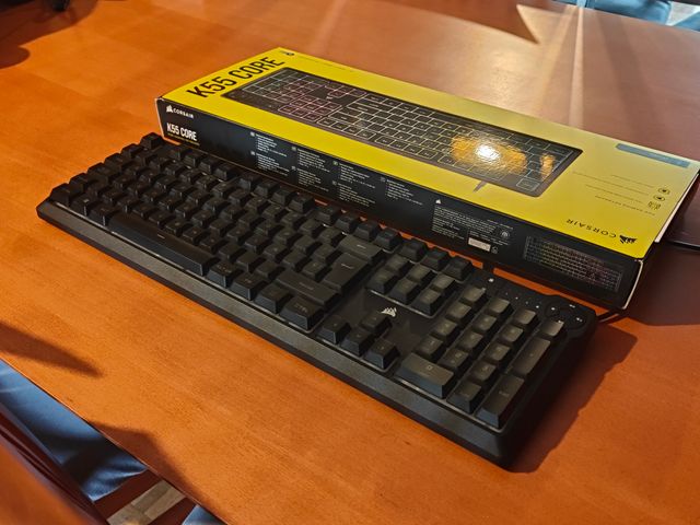 Teclado Corsair K55 CORE RGB Gaming