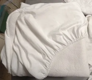 Cuna blanca para bebé