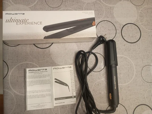 Plancha Rowenta Ultimate Negra y Dorada