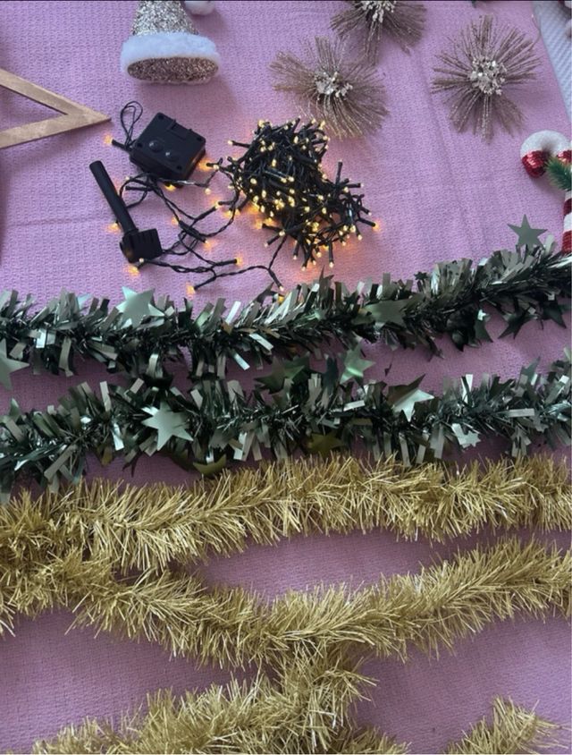 Decoración Navideña: Guirnaldas y Adornos