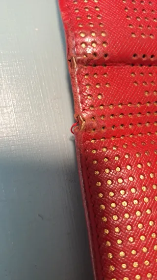 Cartera Carolina Herrera Roja y Dorada