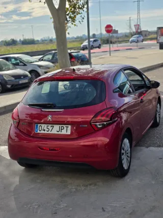 Peugeot 208 2016 ÚNICO DUEÑO