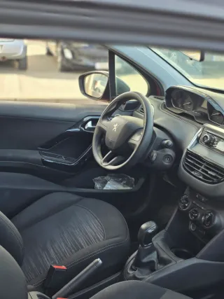 Peugeot 208 2016 ÚNICO DUEÑO