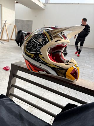 Casco Enduro Airoh Diseño Único fibra de carbono