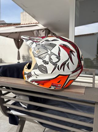 Casco Enduro Airoh Diseño Único fibra de carbono