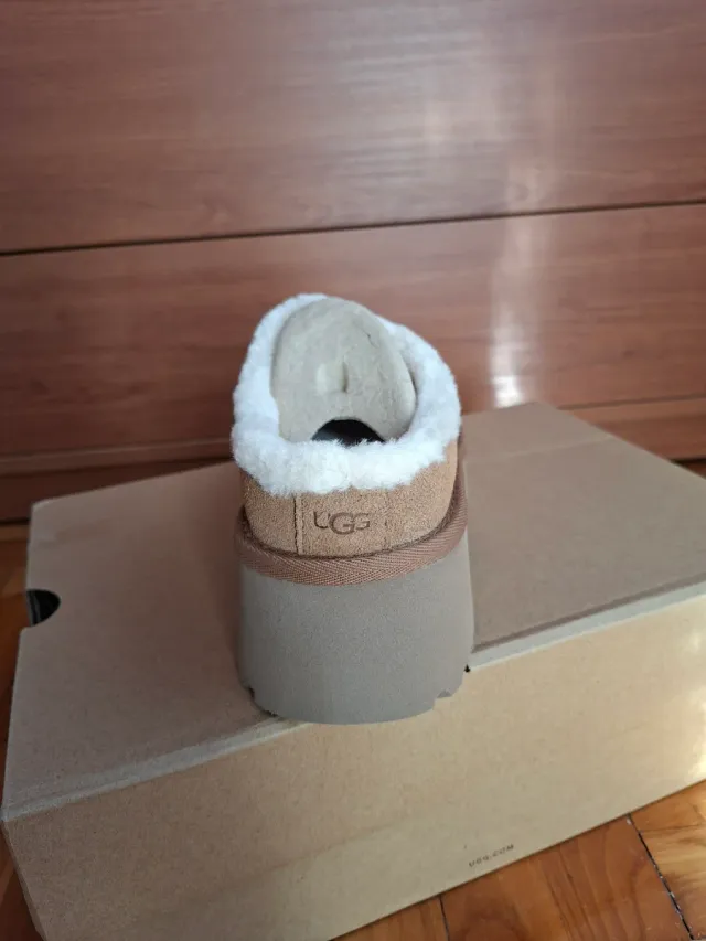 UGG New Heights Clogs Originales Marrones