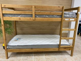 Litera de madera nueva con 2 colchones