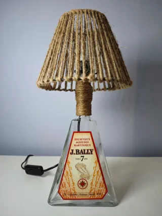 Lampada artigianale J. Bally in vetro e juta