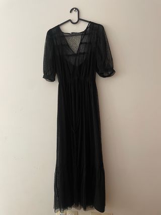 Vestido negro largo tul