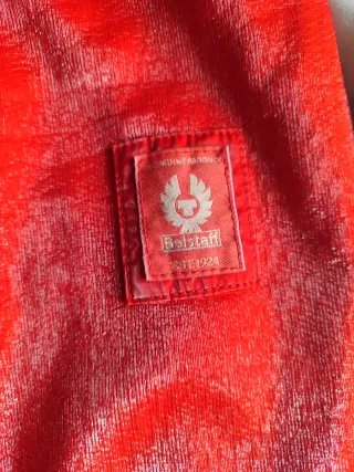 Cazadora Roja con Capucha belstaff