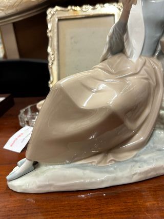 Figura Nao de Lladró Mujer Leyendo