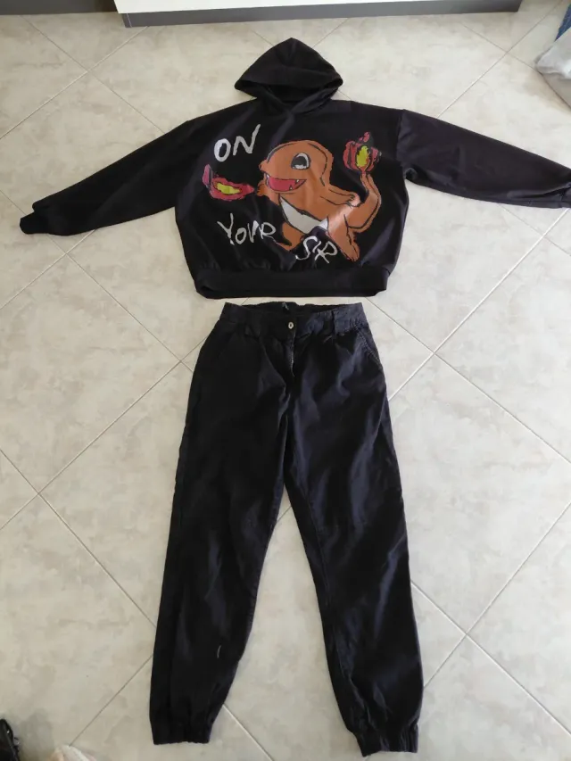 Completo donna Charmander taglia M