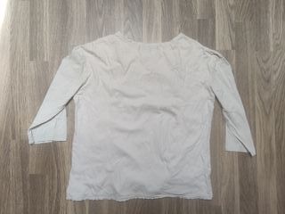 Blusa con encaje y bordados