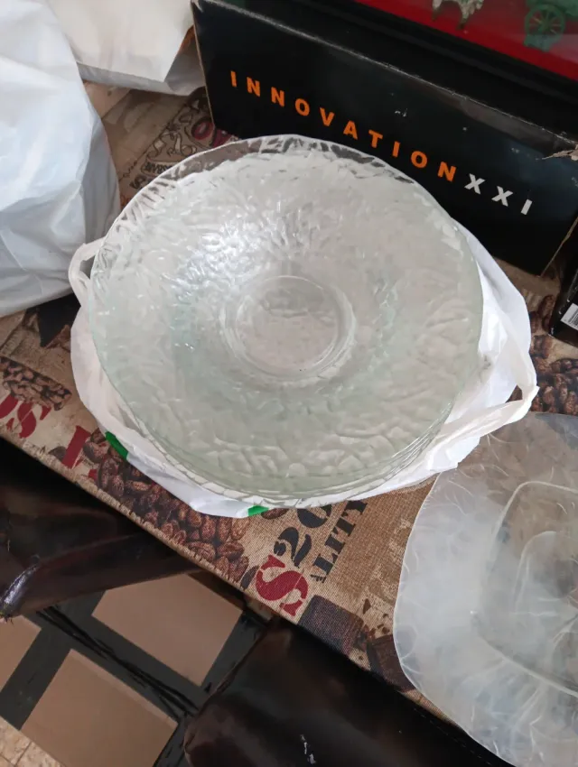 Juego de 7 platos ondas y 1 cuadrado de cristal