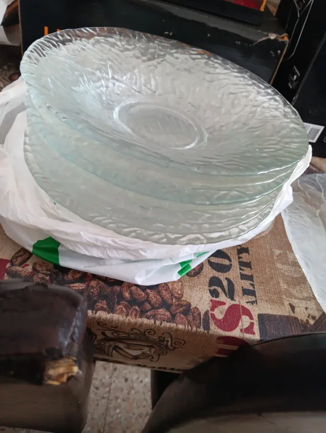 Juego de 7 platos ondas y 1 cuadrado de cristal