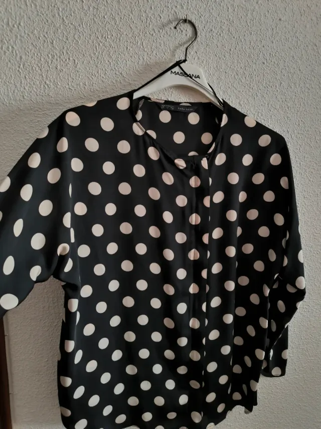 Camisa Zara lunares blanco y negro
