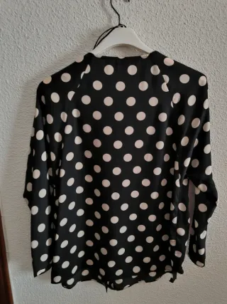 Camisa Zara lunares blanco y negro