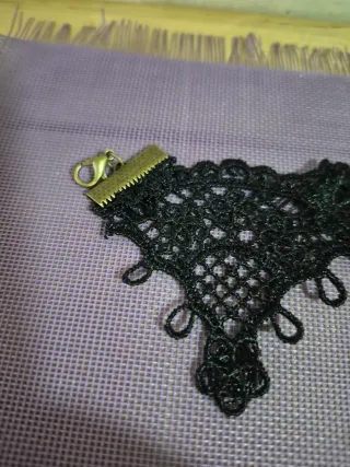 Gargantilla Gótica Negra con Cadena y Piedras Verd