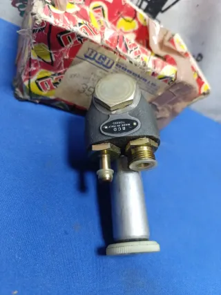 Bomba Combustible Mercedes MB 120-140