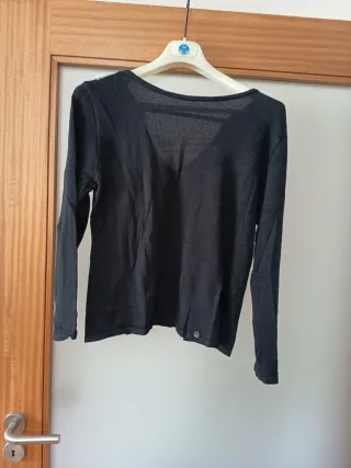 Camisola preta com renda