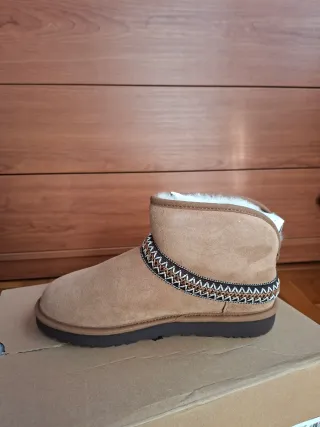 Botas UGG Classic Mini Crescent Marrones