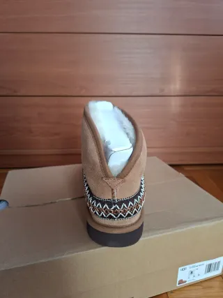 Botas UGG Classic Mini Crescent Marrones