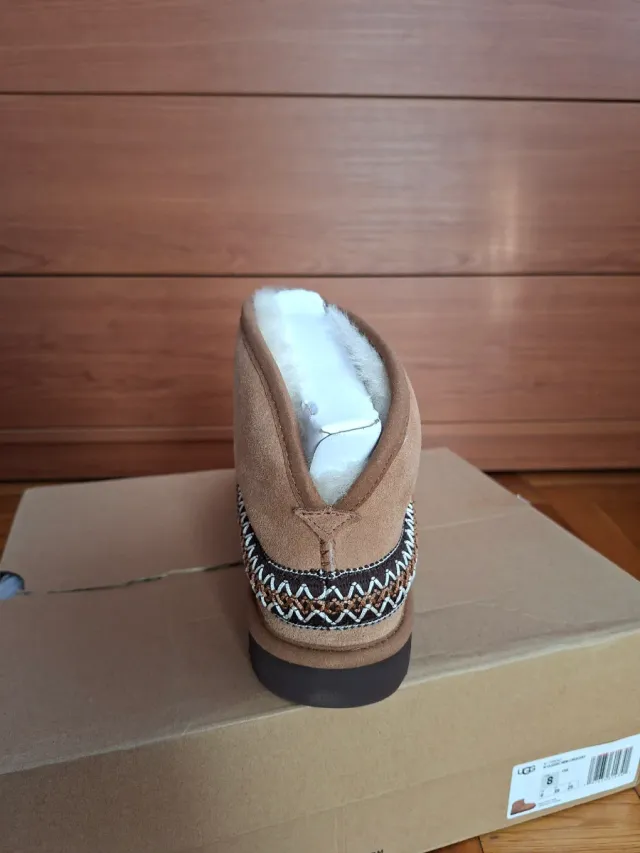 Botas UGG Classic Mini Crescent Marrones