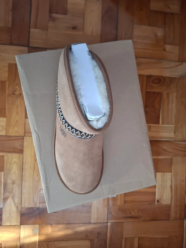 Botas UGG Classic Mini Crescent Marrones