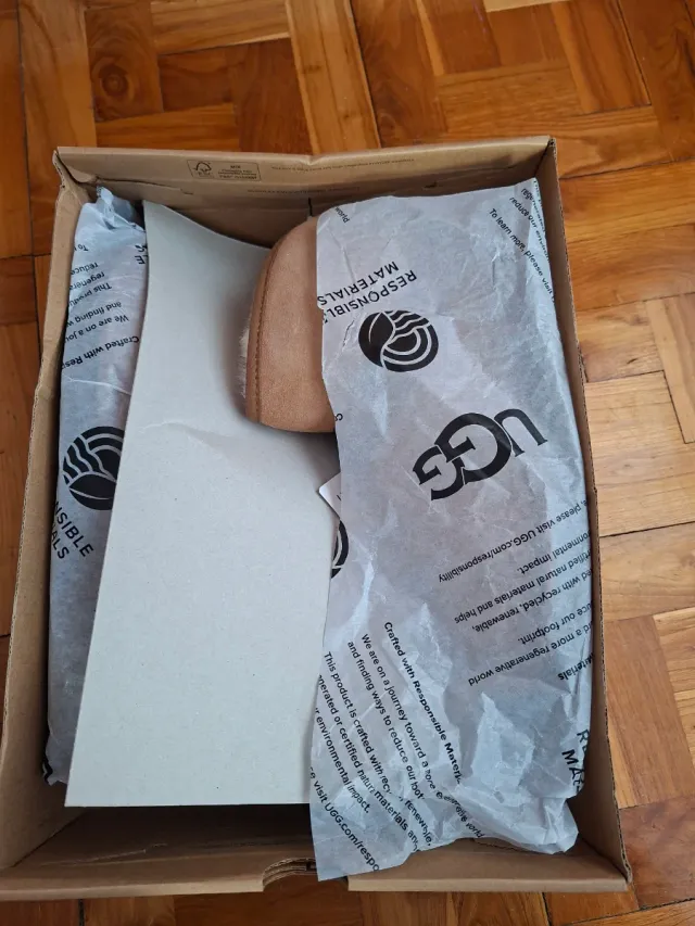 Botas UGG Classic Mini Crescent Marrones