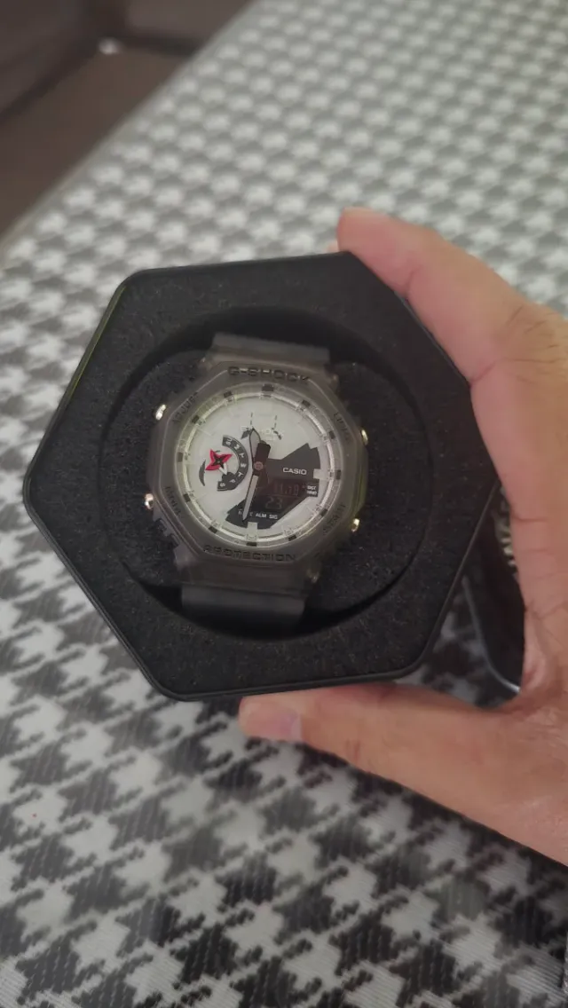 Oferta fim de semana Casio G-Shock GA-2100NJ-8A N