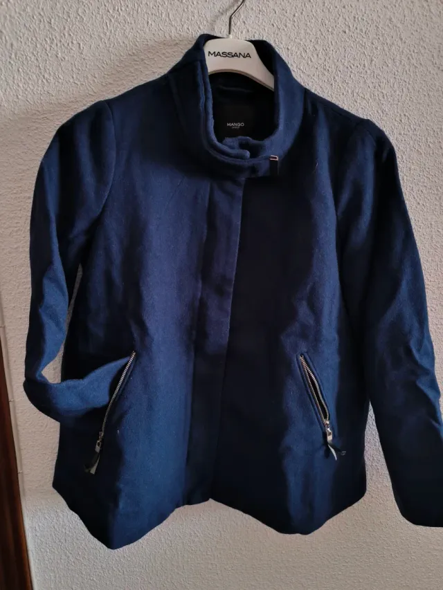 Abrigo corto azul Mango