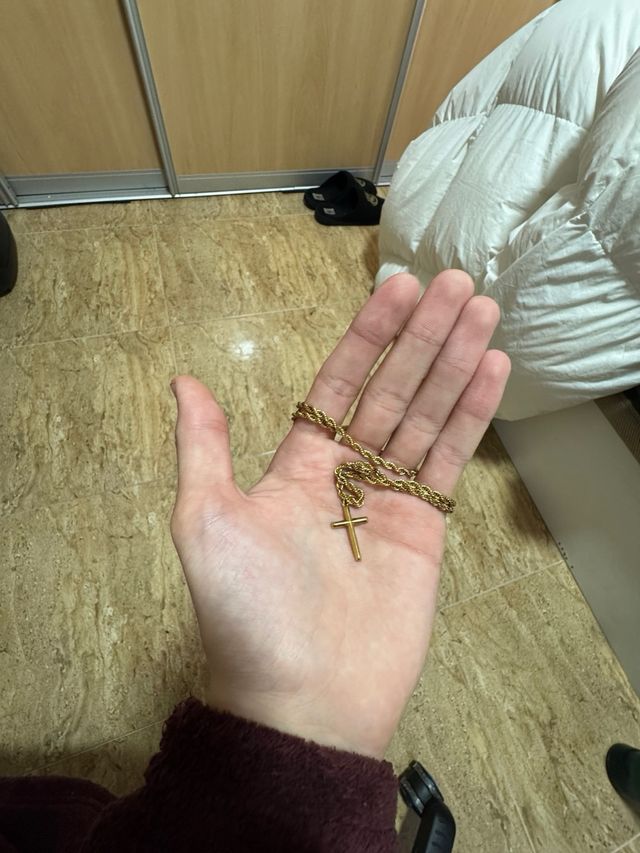 Collar cruz bañado oro 18K