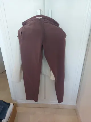 Chándal beige con rayas