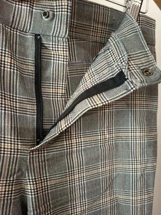 Calças Zara xadrez bege e cinza