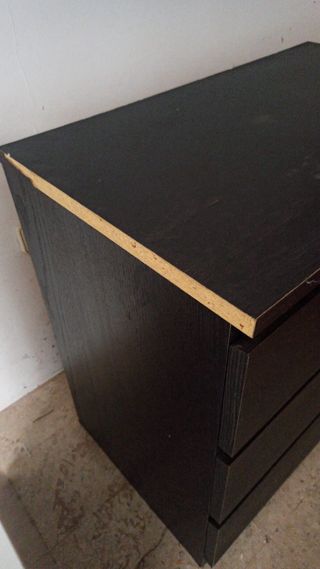 Muebles dormitorio negro y cristal.