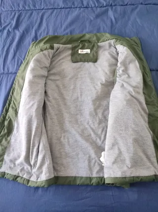 Chaleco acolchado verde. En muy buen estado.