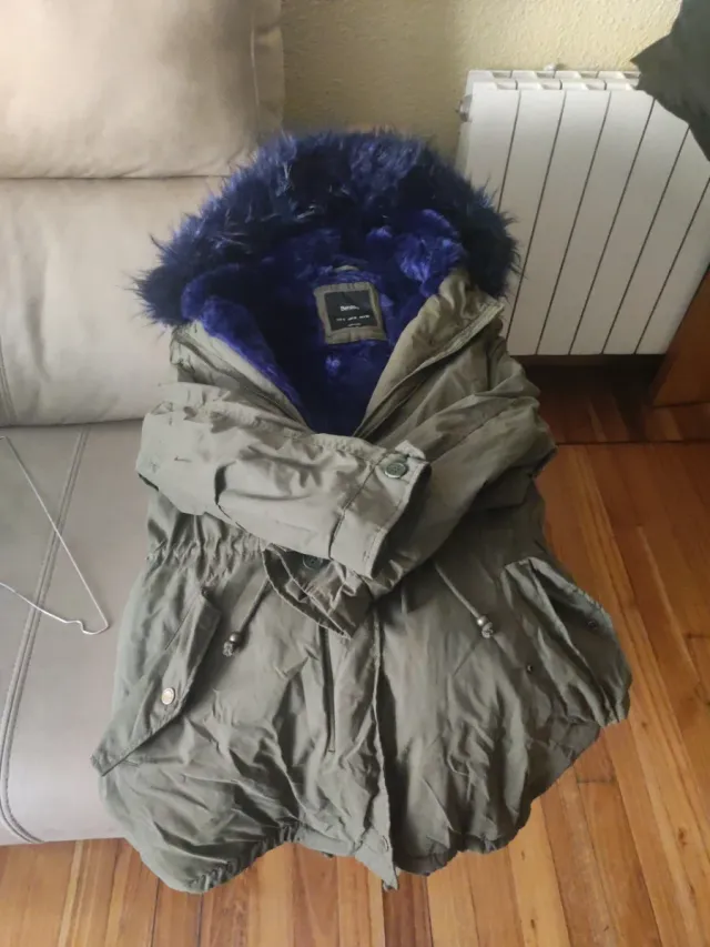Parka mujer con capucha y pelo