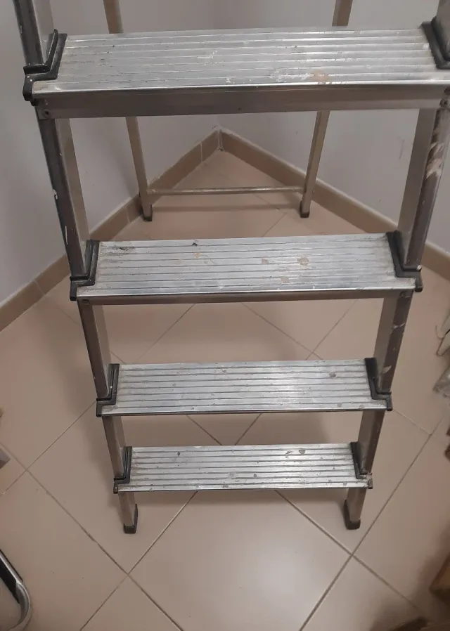 Escalera 6 peldaños aluminio