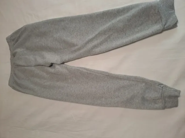 Pantalones grises con diseño HOLINESS