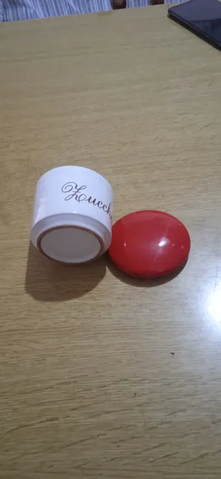 Porta zucchero bianco con tappo rosso