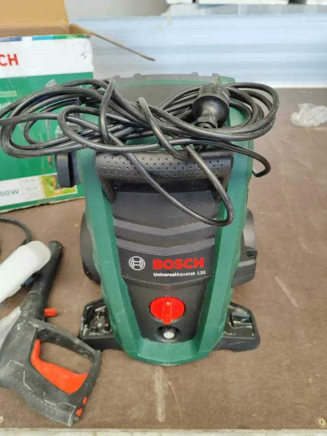 Hidrolimpiadora Bosch UniversalAquatak 135