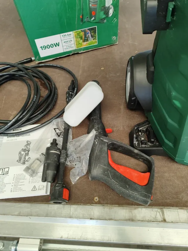 Hidrolimpiadora Bosch UniversalAquatak 135