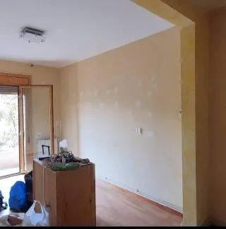 Pintor de pisos profesional