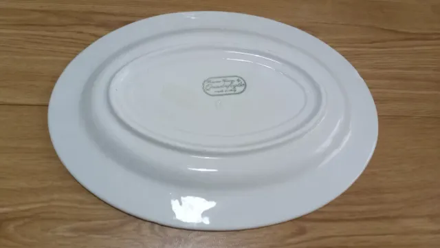 Fuente ovalada de porcelana blanca