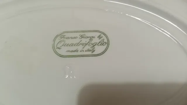 Fuente ovalada de porcelana blanca